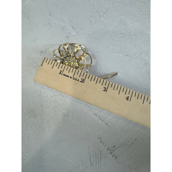 Vintage Sarah Coventry Aurora Borealis Flower Brooch Gold-Tone Open Petal MCM - Picture 4 of 7